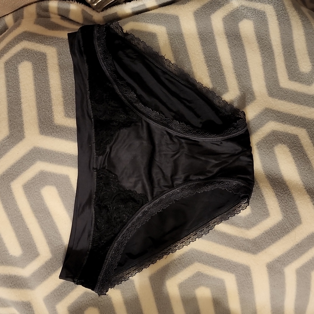Ambrielle undies